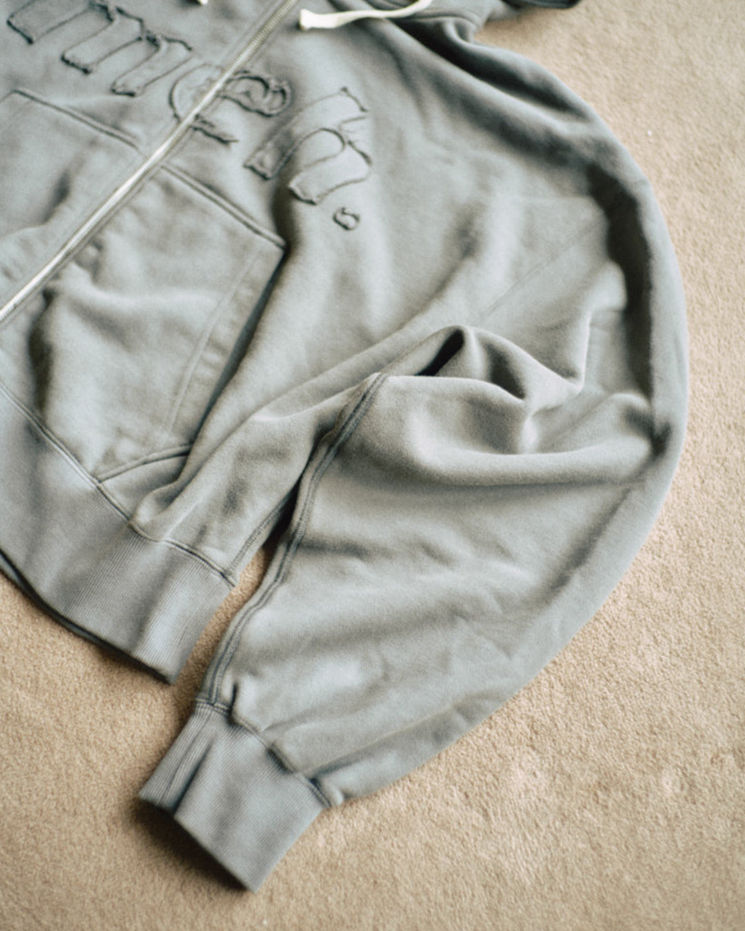 Alive Hoodie -Chacol Gray- - 06